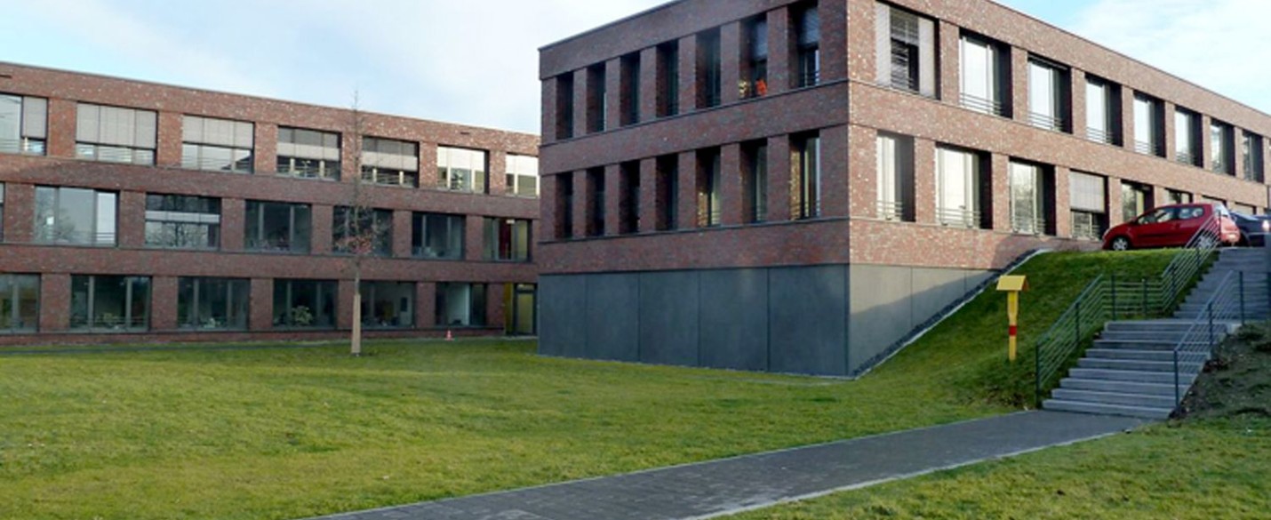 FABRINO Beton Fassade mit Matrize gesäuert Betogel