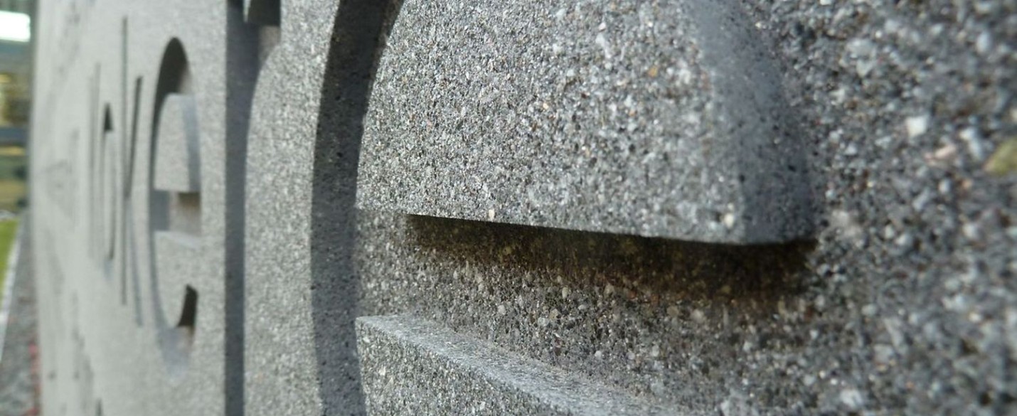 FABRINO Beton Fassade mit Matrize gesäuert Betogel 3