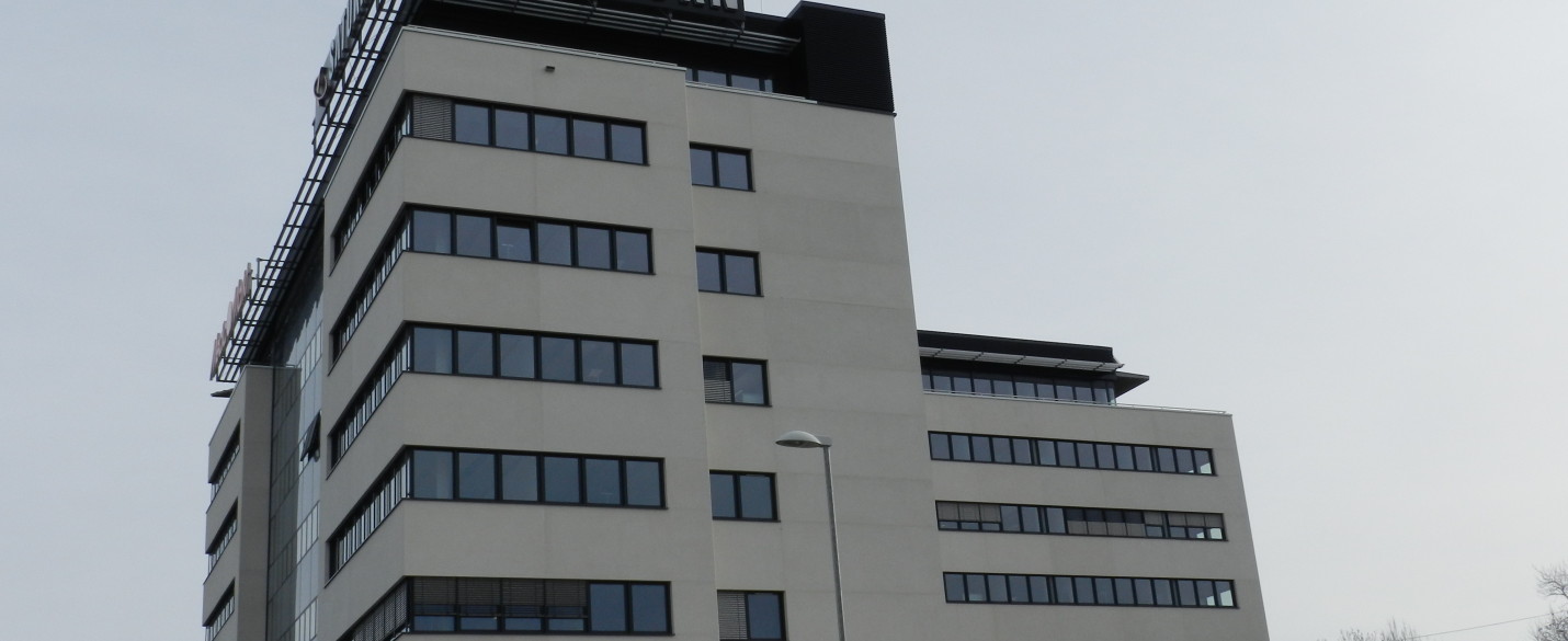 FABRINO Betonfassade gesäuert Firmenzentrale Mikroauswaschgel 6
