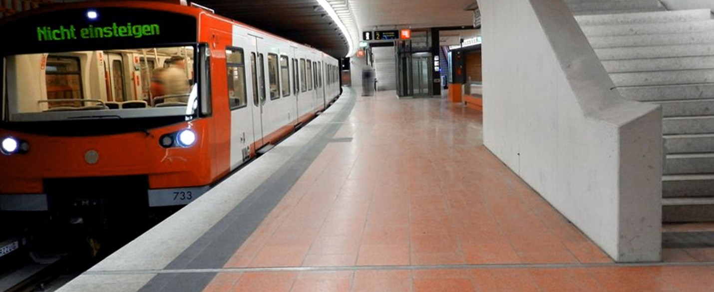 FABRINO Color Coats rot Betonwerkstein  U-Bahnhof