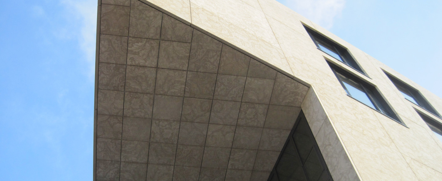 FABRINO Fotobeton Hotelfassade Betonfertigteile individuelles Motiv in Beton 1