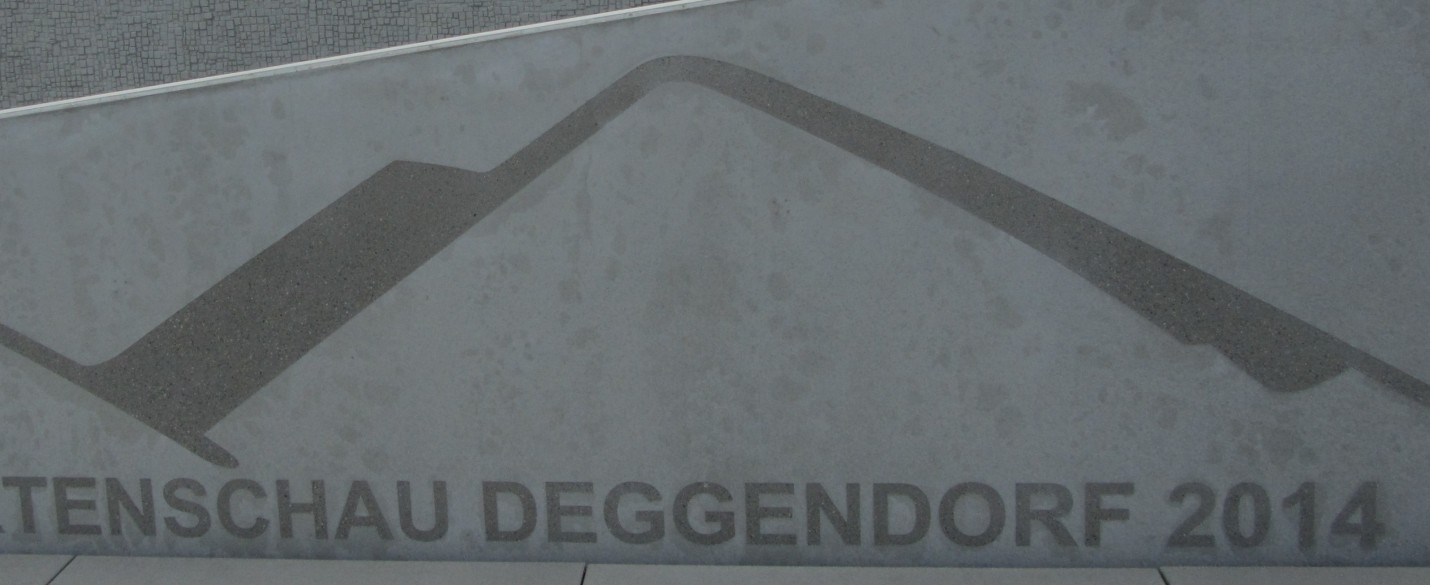 FABRINO Logobeton Schriftzug und Logo auf Betonfertigteil GaLA-Element Landesgartenschau 1