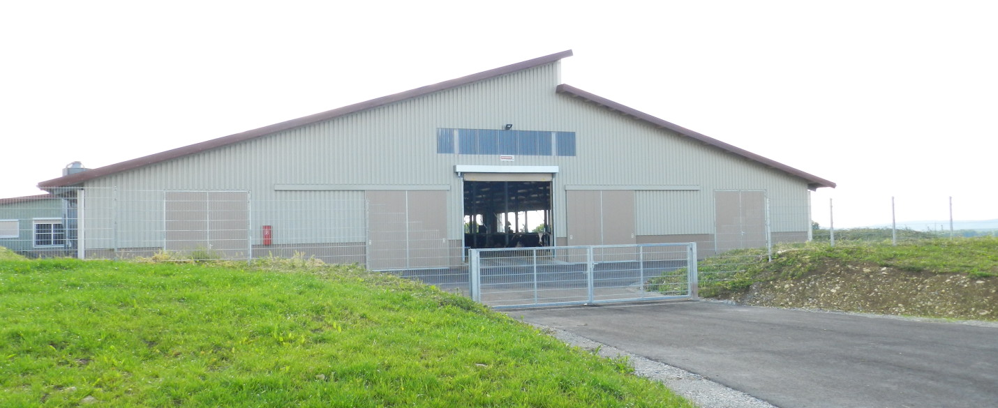 FABRINO High Grade Jungbullenstall Kunststofffaser mit Statik Landwirtschaft